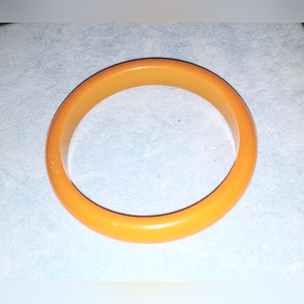 Vintage Yellow Bakelite Bangle Bracelet